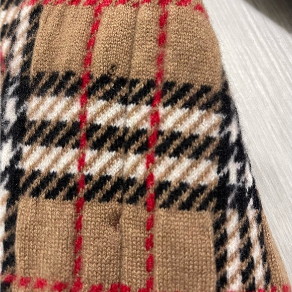 Authentic BURBERRY Check Cashmere Sweater. Size XS - Picture 12 of 12